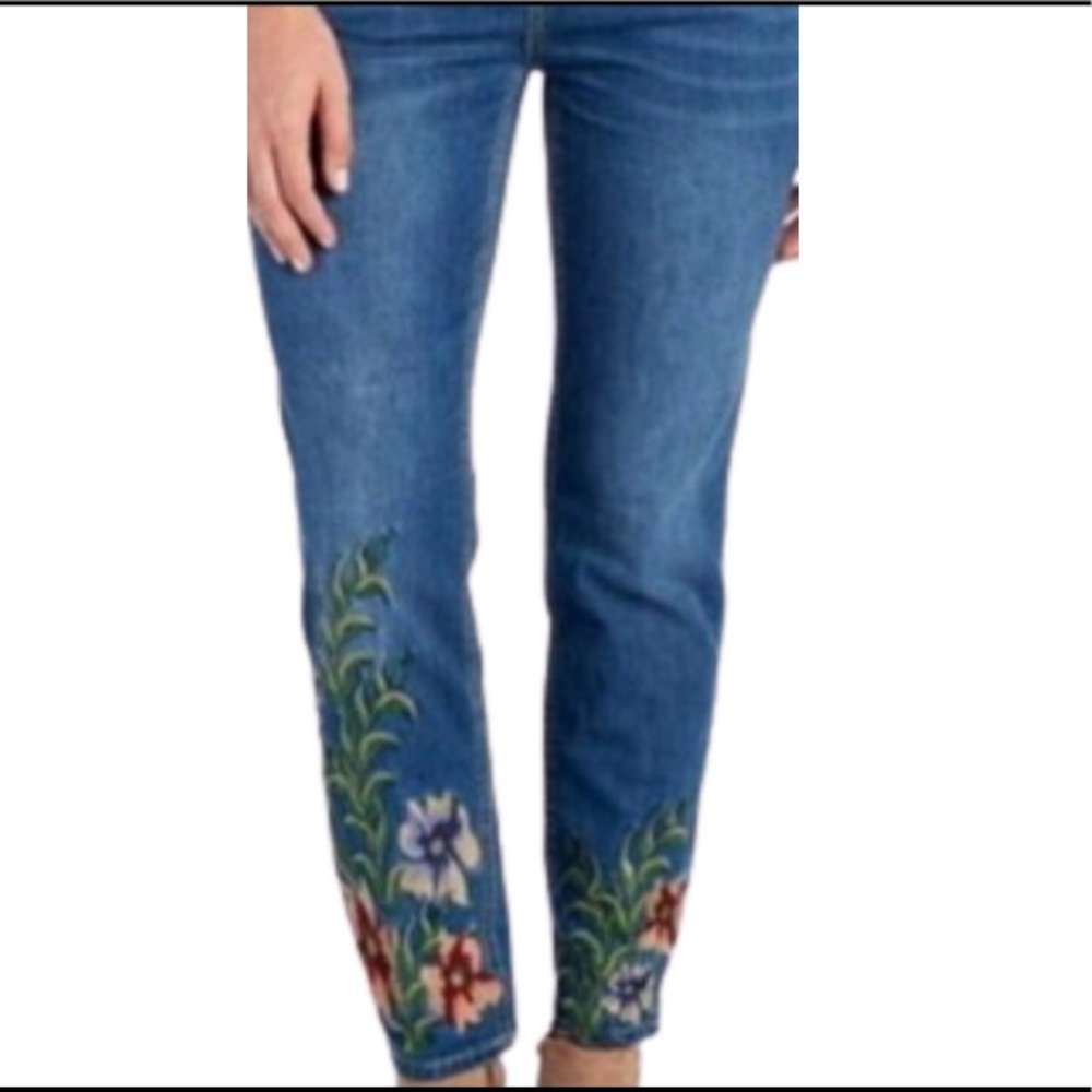 Embroidered Floral Jeans Boho Festival Straight Leg Size 6 Baccini - Picture 2 of 16